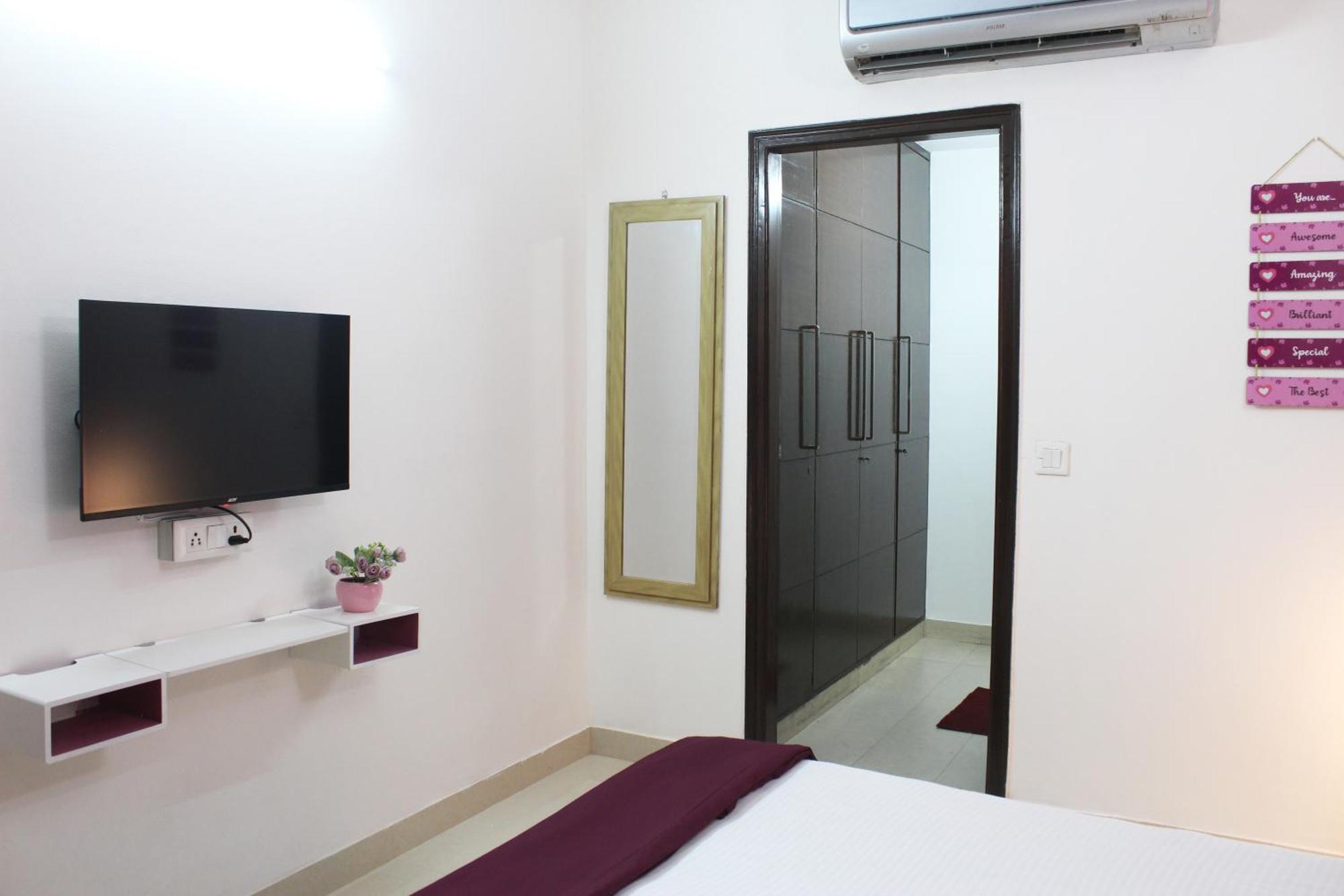 Apartment Luxurious Modern 2bhk Prime Location Delhi *