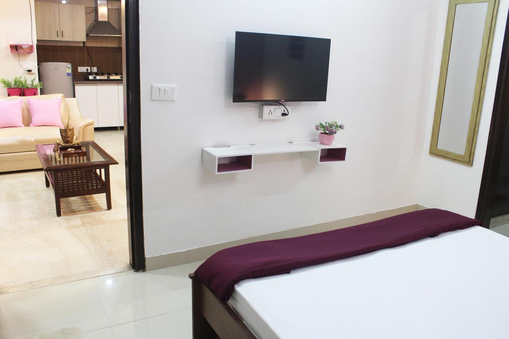 Apartment Luxurious Modern 2bhk Prime Location Delhi *