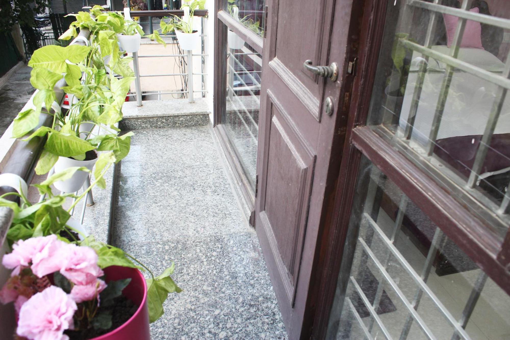 Apartment Luxurious Modern 2bhk Prime Location Delhi *