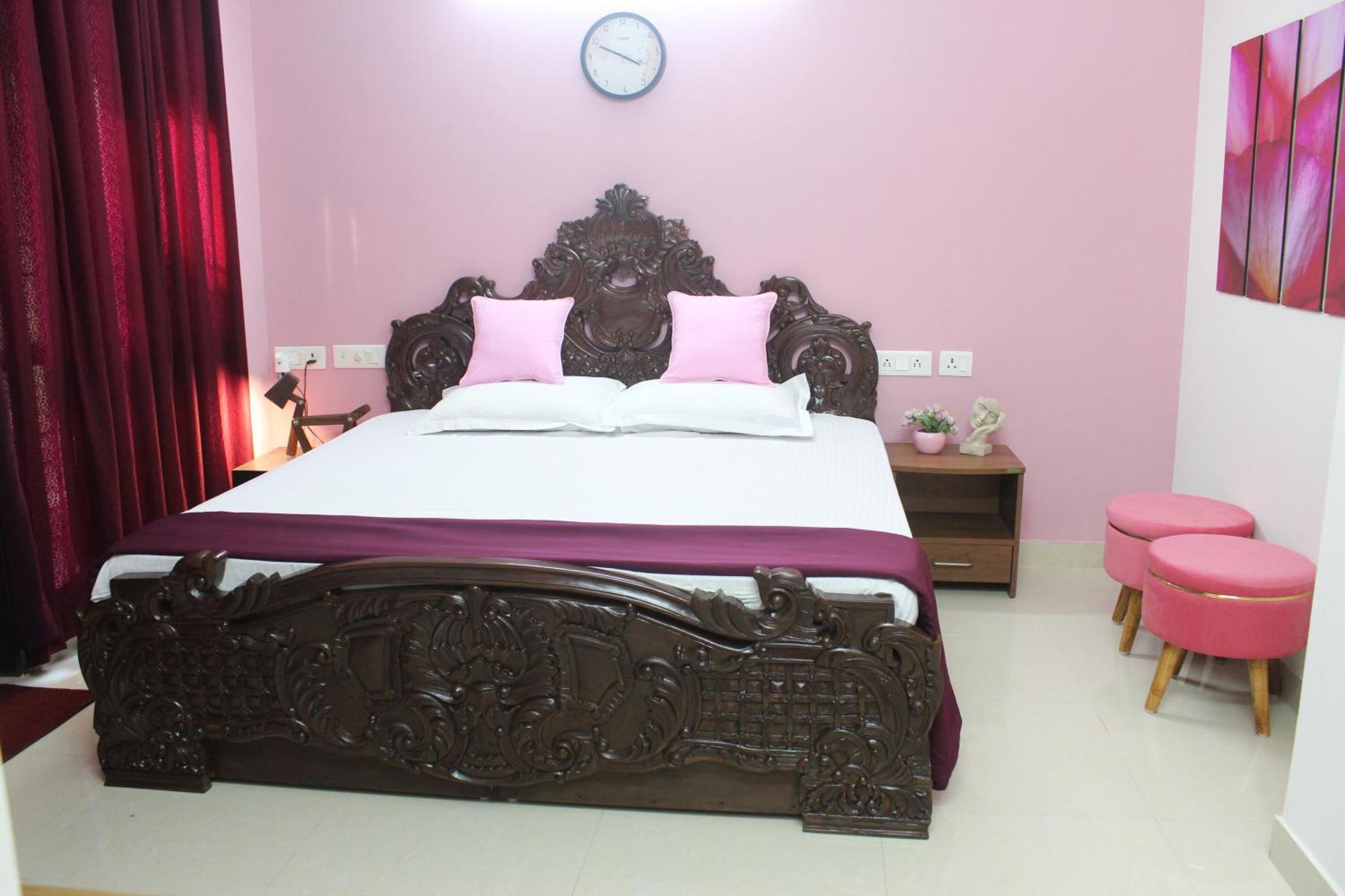 Luxurious Modern 2bhk Prime Location Delhi *