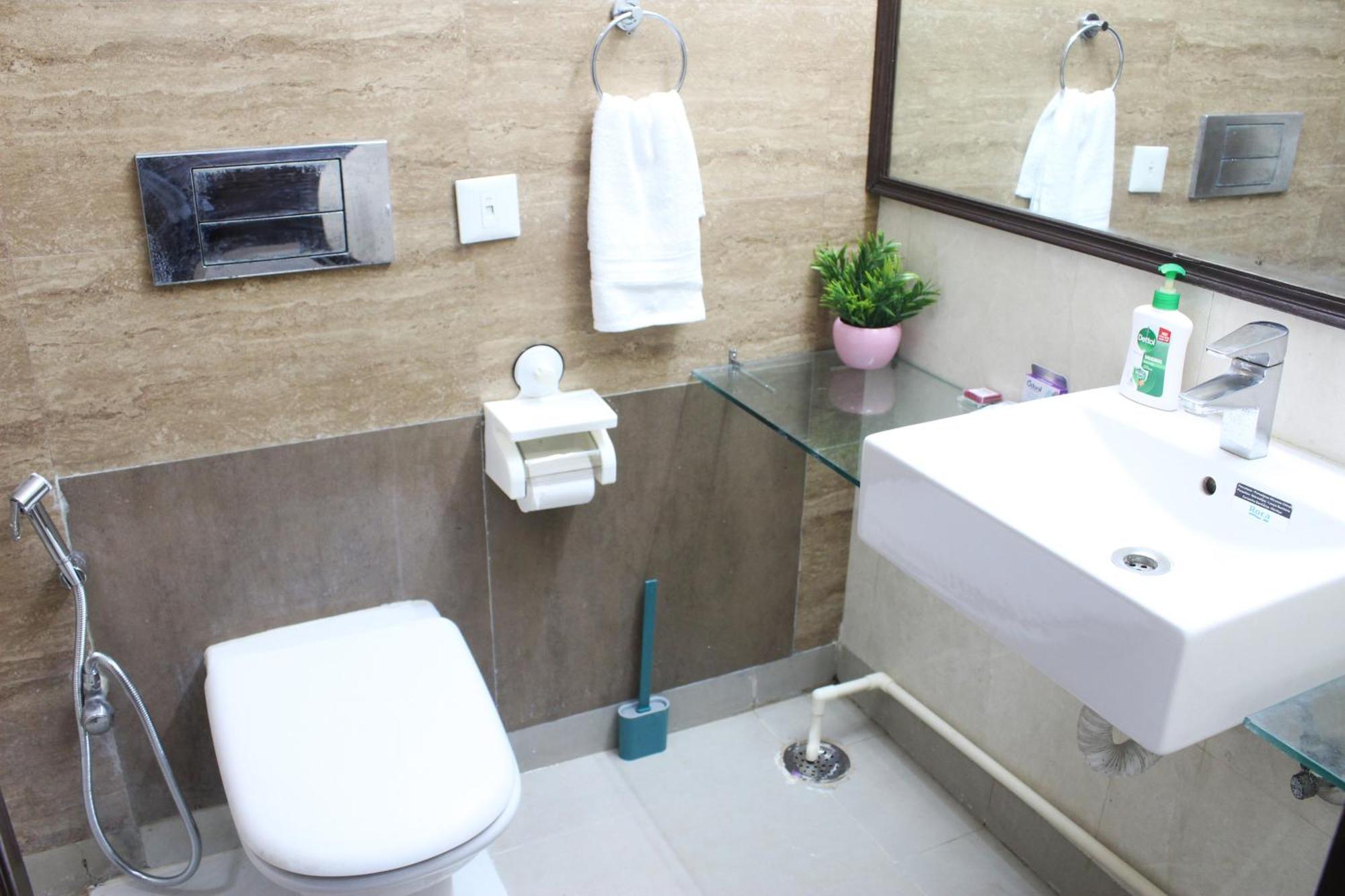 Luxurious Modern 2bhk Prime Location Delhi