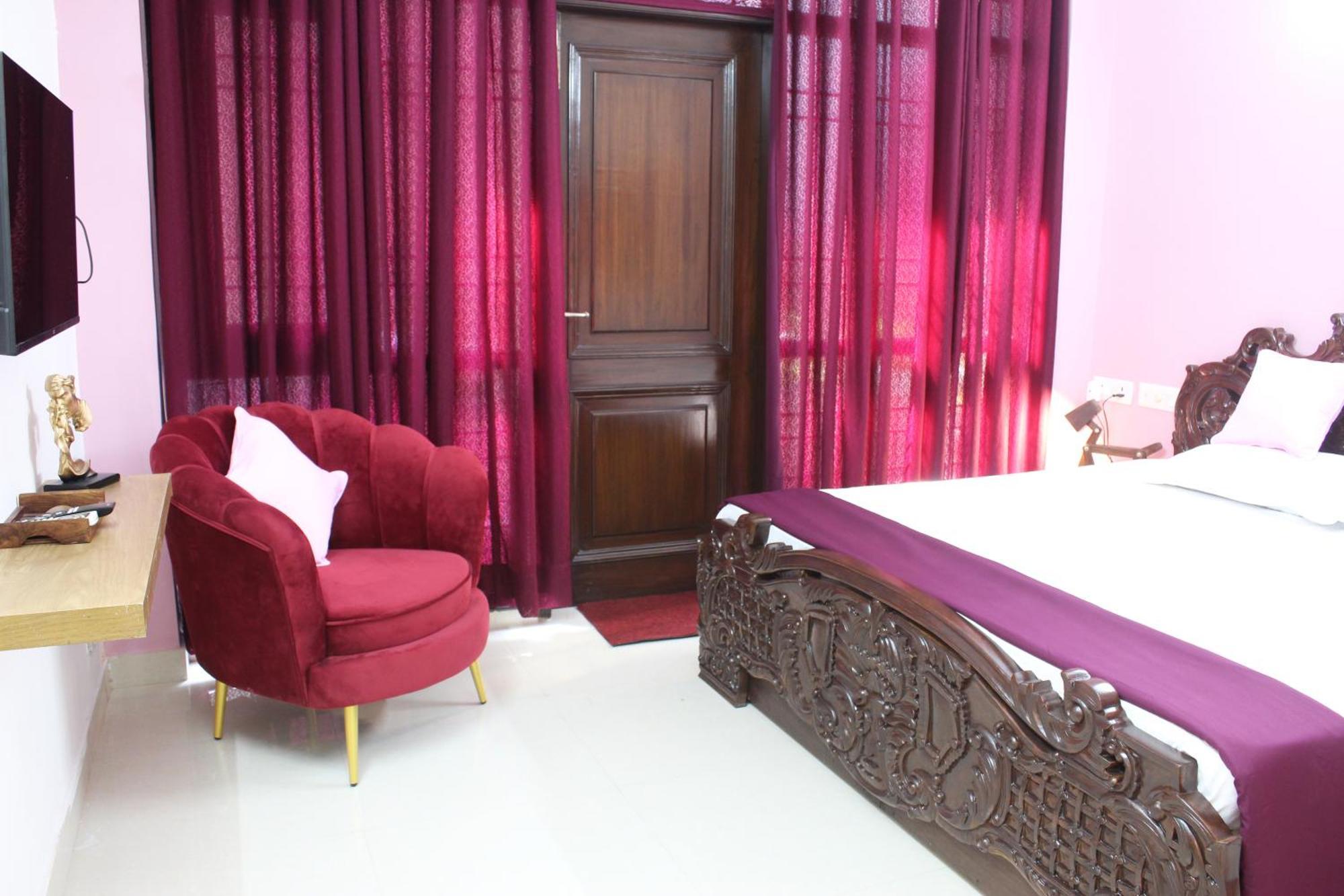Luxurious Modern 2bhk Prime Location Delhi Apartment New Delhi