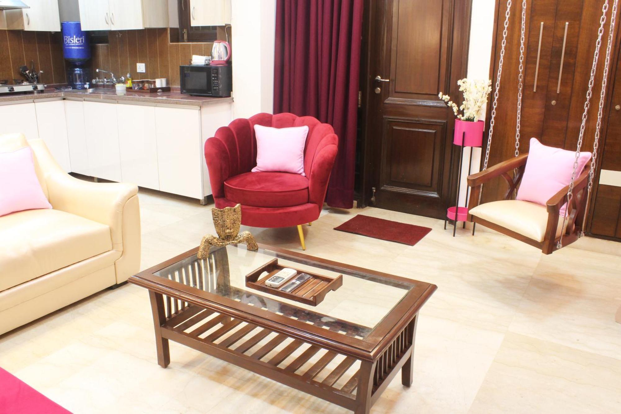 Luxurious Modern 2bhk Prime Location Delhi Apartment